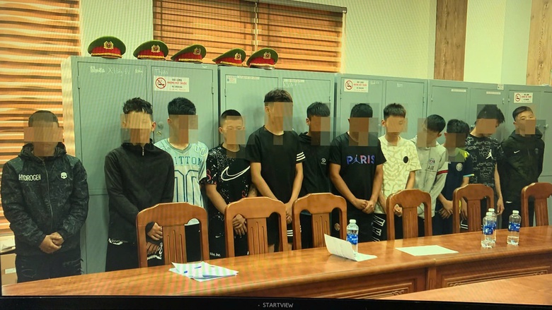 Nhóm thanh niên đi xe lạng lách, đuổi đánh khiến 1 người tử vong- Ảnh 1. Nhóm thanh niên đi xe lạng lách, đuổi đánh khiến 1 người tử vong- Ảnh 1.