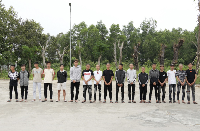 32 thanh thiếu ni&ecirc;n hỗn chiến tr&ecirc;n quốc lộ 1A v&igrave; kh&ocirc;ng "ưa" nhau- Ảnh 1.