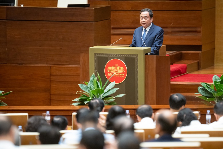 Chủ tịch Quốc hội: Kh&ocirc;ng đẩy kh&oacute; khăn cho người d&acirc;n, doanh nghiệp trong x&acirc;y dựng ph&aacute;p luật- Ảnh 1.