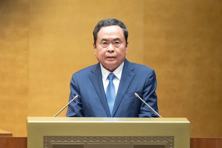 Chủ tịch Quốc hội: Kh&ocirc;ng đẩy kh&oacute; khăn cho người d&acirc;n, doanh nghiệp trong x&acirc;y dựng ph&aacute;p luật- Ảnh 3.