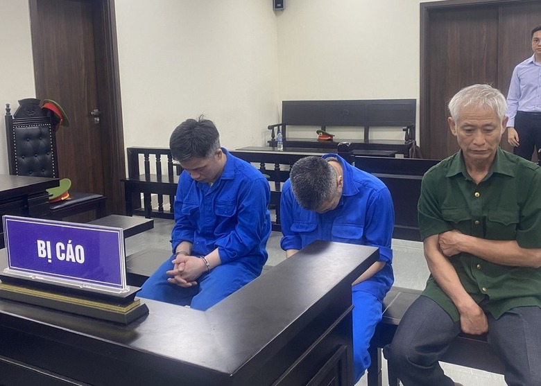 Vụ TNGT l&agrave;m 4 mẹ con tử vong: Gi&aacute;m đốc c&ocirc;ng ty vận tải v&agrave; 2 t&agrave;i xế c&ugrave;ng lĩnh &aacute;n- Ảnh 1.