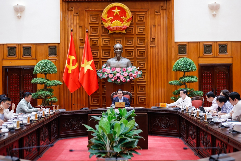 Ph&acirc;n c&ocirc;ng triển khai c&aacute;c dự &aacute;n đường sắt quy m&ocirc; lớn phải đảm bảo "6 r&otilde;"- Ảnh 1.