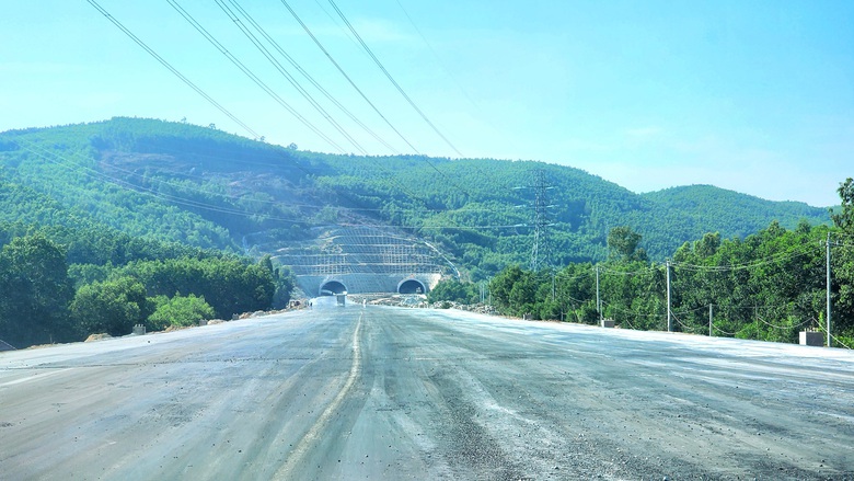 Nh&agrave; thầu dốc to&agrave;n lực ho&agrave;n thiện cao tốc Quảng Ng&atilde;i - Ho&agrave;i Nhơn- Ảnh 11.