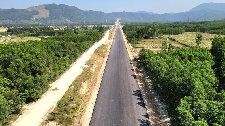 Nh&agrave; thầu dốc to&agrave;n lực ho&agrave;n thiện cao tốc Quảng Ng&atilde;i - Ho&agrave;i Nhơn- Ảnh 13.