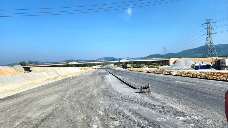 Nh&agrave; thầu dốc to&agrave;n lực ho&agrave;n thiện cao tốc Quảng Ng&atilde;i - Ho&agrave;i Nhơn- Ảnh 7.
