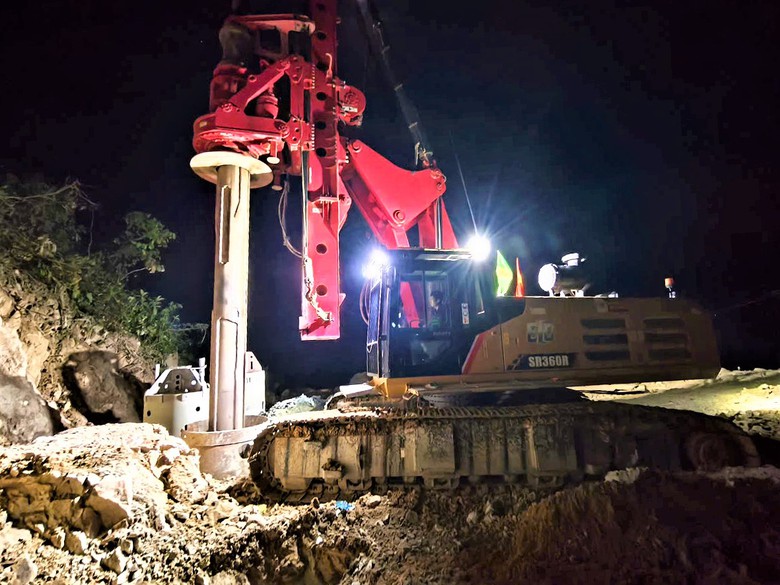 Thi công xuyên rừng, xuyên lễ trên cao tốc Khánh Hòa - Buôn Ma Thuột- Ảnh 11. Thi công xuyên rừng, xuyên lễ trên cao tốc Khánh Hòa - Buôn Ma Thuột- Ảnh 11.