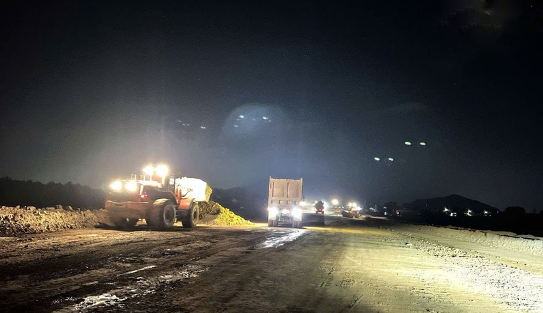 Thi công xuyên rừng, xuyên lễ trên cao tốc Khánh Hòa - Buôn Ma Thuột- Ảnh 12. Thi công xuyên rừng, xuyên lễ trên cao tốc Khánh Hòa - Buôn Ma Thuột- Ảnh 12.