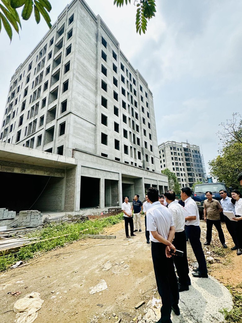 Thứ trưởng Nguyễn Văn Sinh thị s&aacute;t, đốc th&uacute;c 6 dự &aacute;n nh&agrave; ở x&atilde; hội tại H&agrave; Nội- Ảnh 4.