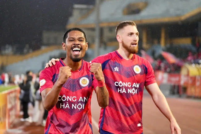 Sao Việt kiều đắt gi&aacute; nhất V-League b&agrave;y tỏ kh&aacute;t khao kho&aacute;c &aacute;o tuyển Việt Nam- Ảnh 2.