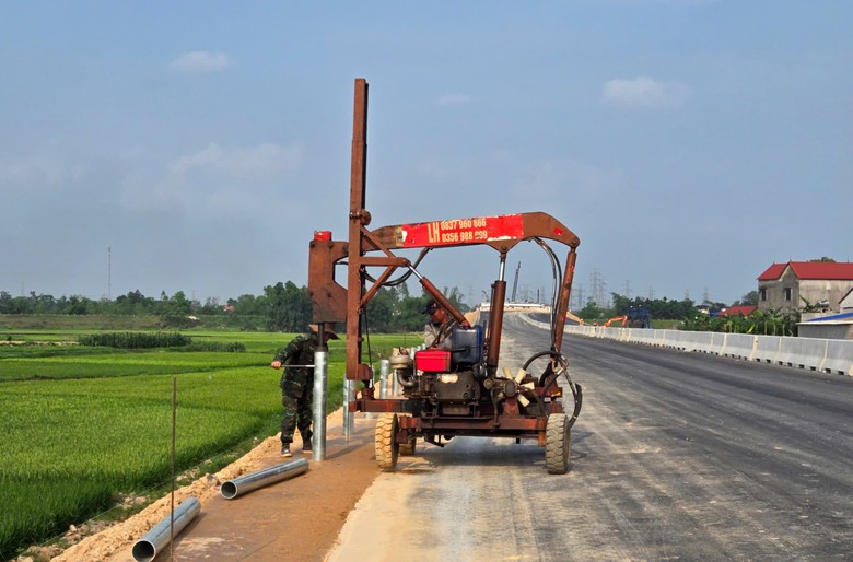 Tuyến đường 4.200 tỷ đồng tại Th&aacute;i Nguy&ecirc;n tăng tốc về đ&iacute;ch sau hơn 3 năm thi c&ocirc;ng- Ảnh 8.