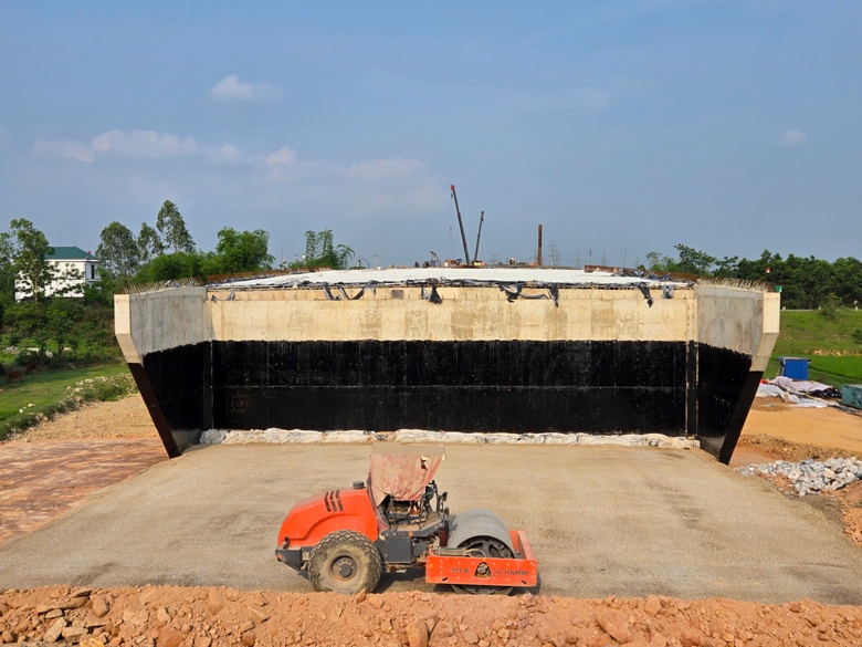 Tuyến đường 4.200 tỷ đồng tại Th&aacute;i Nguy&ecirc;n tăng tốc về đ&iacute;ch sau hơn 3 năm thi c&ocirc;ng- Ảnh 9.