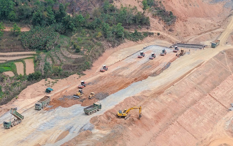 Dồn lực th&ocirc;ng tuyến cao tốc Hữu Nghị - Chi Lăng v&agrave;o cuối năm 2025