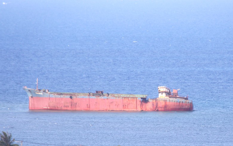 Hiện trạng con t&agrave;u hơn 4.500 tấn mắc cạn ở Mũi Dinh trước ng&agrave;y trục vớt- Ảnh 6.