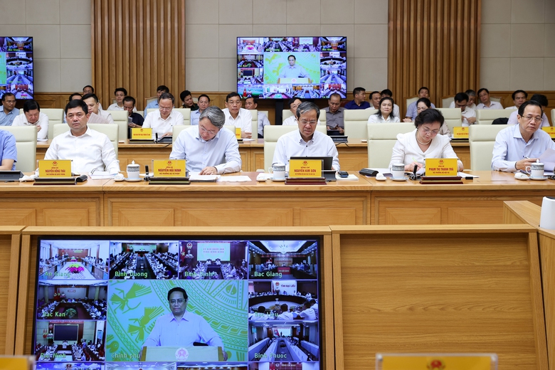 Thủ tướng: Đẩy nhanh thủ tục đầu tư v&agrave; khởi c&ocirc;ng c&aacute;c dự &aacute;n giao th&ocirc;ng trọng điểm- Ảnh 2.