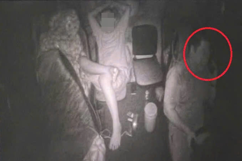 Biết phạt nặng, vì sao nhiều tài xế vẫn nghe điện thoại khi lái ô tô trên cao tốc?- Ảnh 1. Biết phạt nặng, vì sao nhiều tài xế vẫn nghe điện thoại khi lái ô tô trên cao tốc?- Ảnh 1.