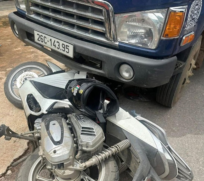 Hiện trường vụ tai nạn khiến 1 người chết, 1 người bị thương.