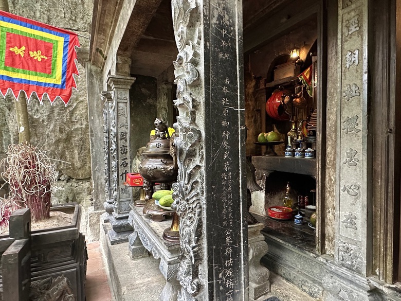 Chi&ecirc;m ngưỡng kiến tr&uacute;c đền Trần 700 năm tuổi giữa n&uacute;i rừng Tr&agrave;ng An- Ảnh 6.