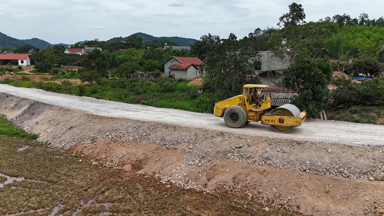 Sơn Động (Bắc Giang): Người d&acirc;n x&atilde; Vĩnh An hiến gần 50 ngh&igrave;n m2 đất x&acirc;y dựng n&ocirc;ng th&ocirc;n mới- Ảnh 1.