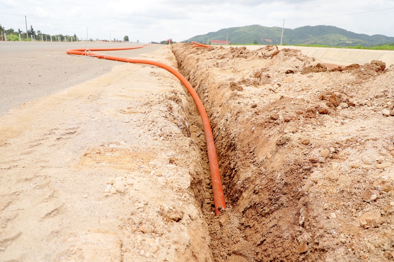 Cao tốc Kh&aacute;nh H&ograve;a - Bu&ocirc;n Ma Thuột: Bắt đầu thi c&ocirc;ng hệ thống ATGT, nỗ lực về đ&iacute;ch đ&uacute;ng hẹn- Ảnh 8.