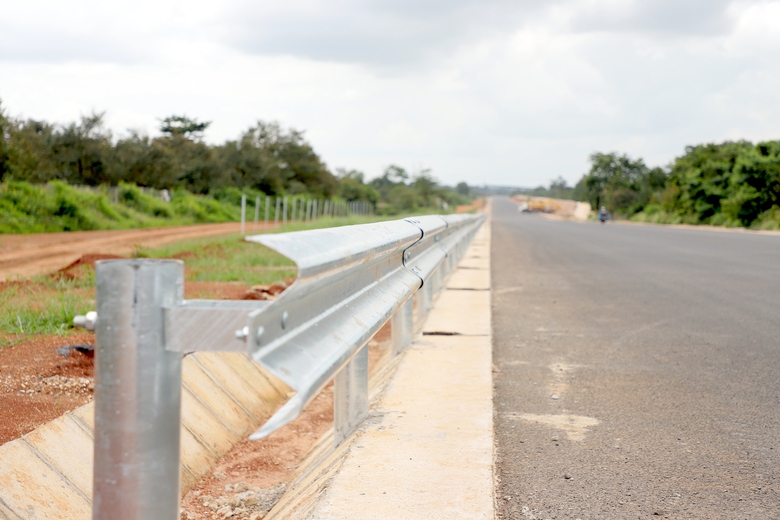 Cao tốc Kh&aacute;nh H&ograve;a - Bu&ocirc;n Ma Thuột: Bắt đầu thi c&ocirc;ng hệ thống ATGT, nỗ lực về đ&iacute;ch đ&uacute;ng hẹn- Ảnh 5.