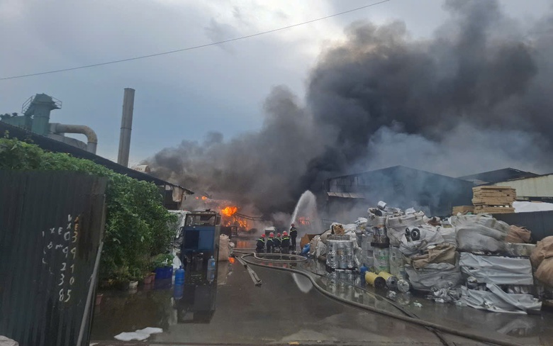 Th&ecirc;m 1 thi thể được t&igrave;m thấy trong vụ ch&aacute;y xưởng t&aacute;i chế phế liệu tại Hưng Y&ecirc;n