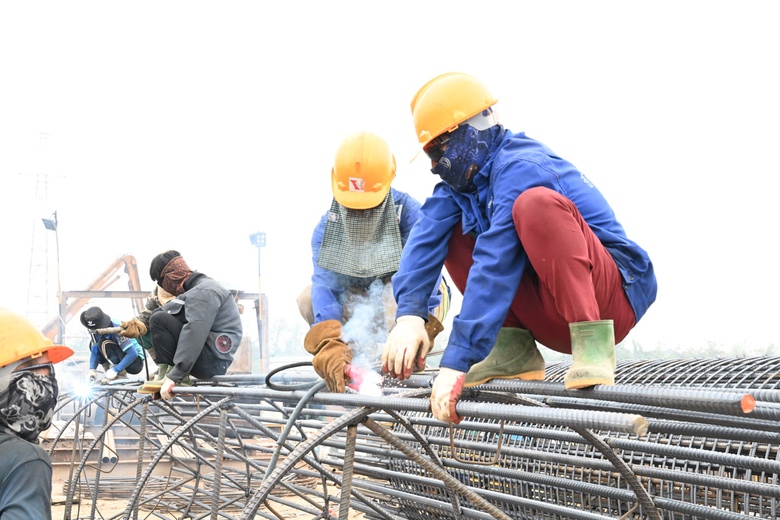 Lương tăng, gi&aacute; c&oacute; tăng theo?- Ảnh 1.