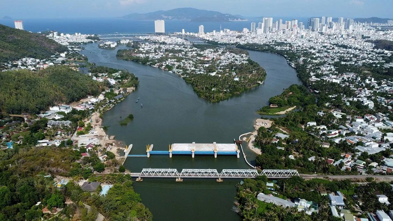 Chủ tịch tỉnh Kh&aacute;nh H&ograve;a l&agrave;m Trưởng Ban chỉ đạo xử l&yacute; vướng mắc mặt bằng c&aacute;c dự &aacute;n- Ảnh 1.