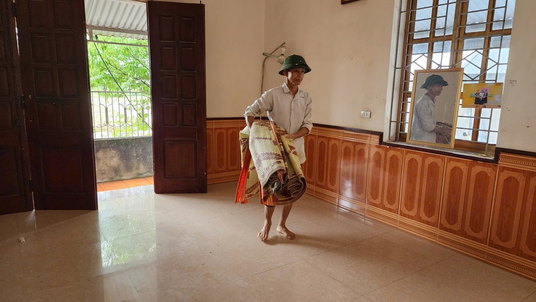 Bắc Ninh: Nhiều nhà có nguy cơ sạt lở, chính quyền khẩn cấp sơ tán người dân- Ảnh 13. Bắc Ninh: Nhiều nhà có nguy cơ sạt lở, chính quyền khẩn cấp sơ tán người dân- Ảnh 13.