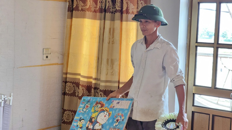 Bắc Ninh: Nhiều nhà có nguy cơ sạt lở, chính quyền khẩn cấp sơ tán người dân- Ảnh 12. Bắc Ninh: Nhiều nhà có nguy cơ sạt lở, chính quyền khẩn cấp sơ tán người dân- Ảnh 12.