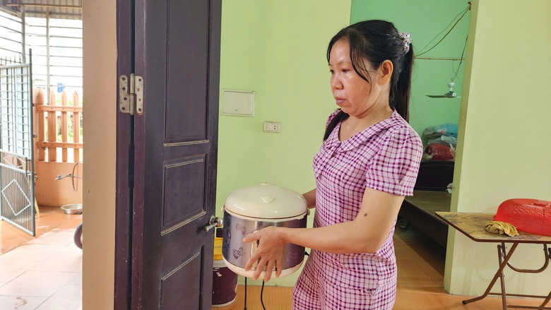 Bắc Ninh: Nhiều nhà có nguy cơ sạt lở, chính quyền khẩn cấp sơ tán người dân- Ảnh 19. Bắc Ninh: Nhiều nhà có nguy cơ sạt lở, chính quyền khẩn cấp sơ tán người dân- Ảnh 19.