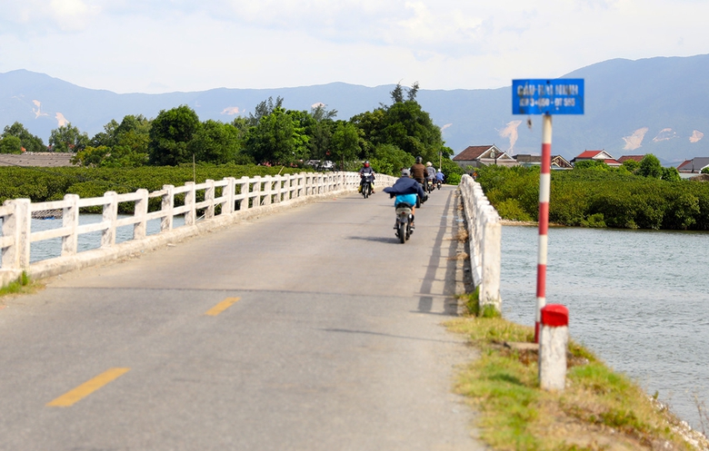 Nguy cơ sập cầu từ hai tuyến huyết mạch ở H&agrave; Tĩnh- Ảnh 3.