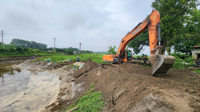 Bắc Ninh: Nhiều nhà có nguy cơ sạt lở, chính quyền khẩn cấp sơ tán người dân- Ảnh 25. Bắc Ninh: Nhiều nhà có nguy cơ sạt lở, chính quyền khẩn cấp sơ tán người dân- Ảnh 25.