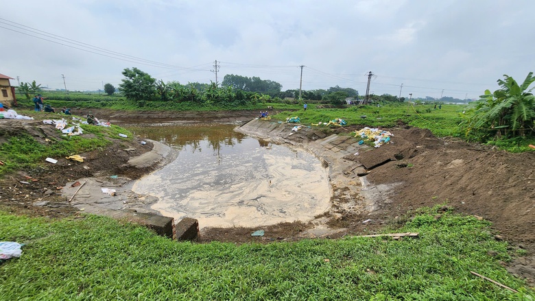 Bắc Ninh: Nhiều nhà có nguy cơ sạt lở, chính quyền khẩn cấp sơ tán người dân- Ảnh 26. Bắc Ninh: Nhiều nhà có nguy cơ sạt lở, chính quyền khẩn cấp sơ tán người dân- Ảnh 26.