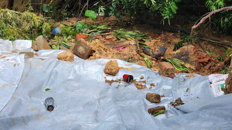 Chủ tịch tỉnh Bắc Ninh chỉ đạo khẩn trương khắc phục sự cố sạt lở đ&ecirc; s&ocirc;ng Cầu- Ảnh 1.