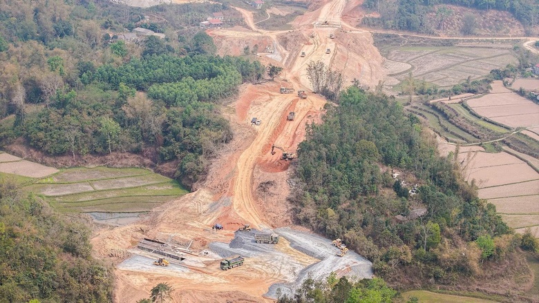 Cam kết thông xe trong năm 2025, cao tốc Đồng Đăng - Trà Lĩnh đã làm được những gì?- Ảnh 2. Cam kết thông xe trong năm 2025, cao tốc Đồng Đăng - Trà Lĩnh đã làm được những gì?- Ảnh 2.