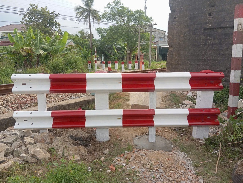 Huế: R&agrave;o đ&oacute;ng c&aacute;c lối đi &ldquo;tử thần&rdquo; băng ngang đường sắt Bắc - Nam- Ảnh 11.