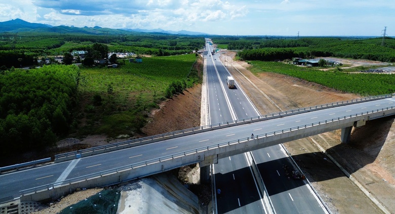 Ho&agrave;n th&agrave;nh GPMB thi c&ocirc;ng cao tốc Bắc - Nam qua Quảng Trị trước 10/7- Ảnh 1.