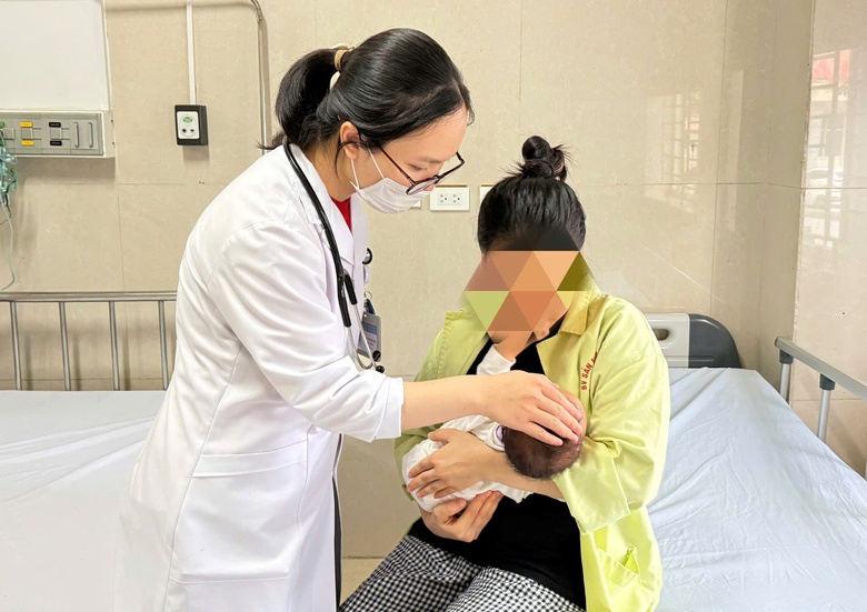 Nghẹt thở cấp cứu b&eacute; 1 th&aacute;ng tuổi bị ngộ độc s&aacute;i thuốc phiện ở Ninh B&igrave;nh- Ảnh 1.