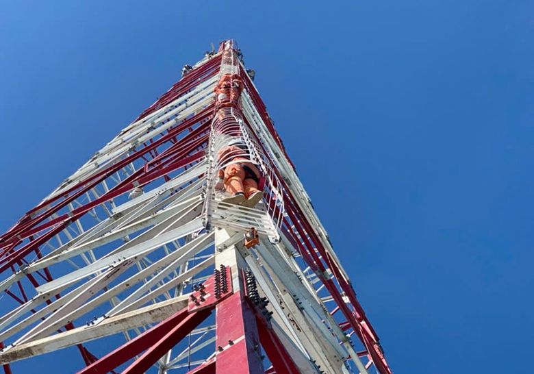 EVNNPT tăng cường lực lượng, tiếp sức cho dự &aacute;n cấp điện ra C&ocirc;n Đảo- Ảnh 2.