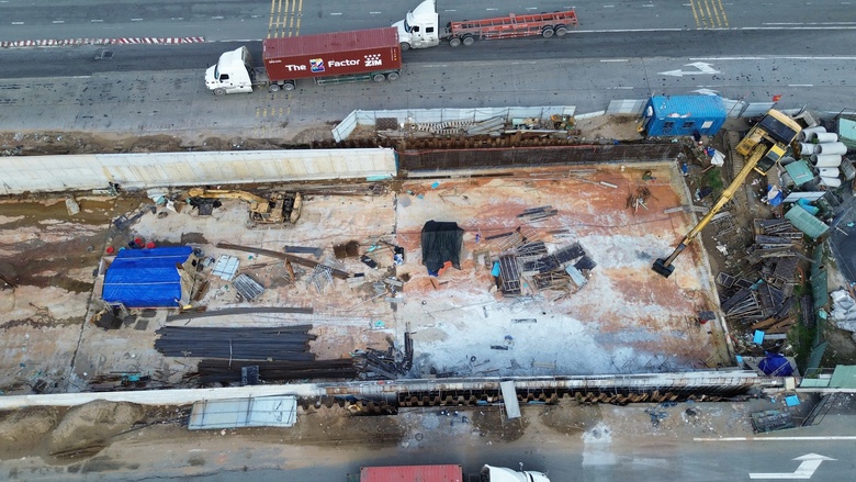 Chậm 1 năm, rút còn 4 tháng: Nút giao An Phú liệu có về đích kịp nếu “3 ca, 4 kíp”?- Ảnh 2. Chậm 1 năm, rút còn 4 tháng: Nút giao An Phú liệu có về đích kịp nếu “3 ca, 4 kíp”?- Ảnh 2.