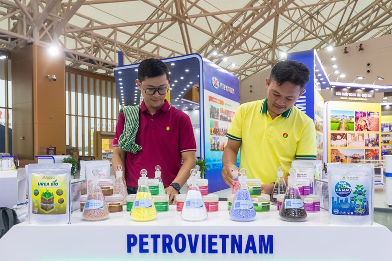 "Petrovietnam - Giữ lửa di sản, kiến tạo năng lượng quốc gia"- Ảnh 4.
