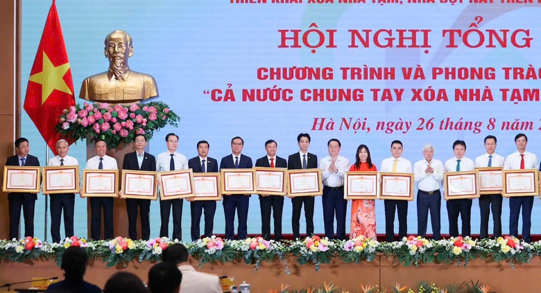 Petrovietnam nhận Bằng khen Thủ tướng trong phong tr&agrave;o thi đua x&oacute;a nh&agrave; tạm, nh&agrave; dột n&aacute;t- Ảnh 3.