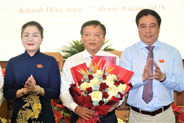 Kh&aacute;nh H&ograve;a c&oacute; t&acirc;n ph&oacute; chủ tịch UBND tỉnh- Ảnh 1.