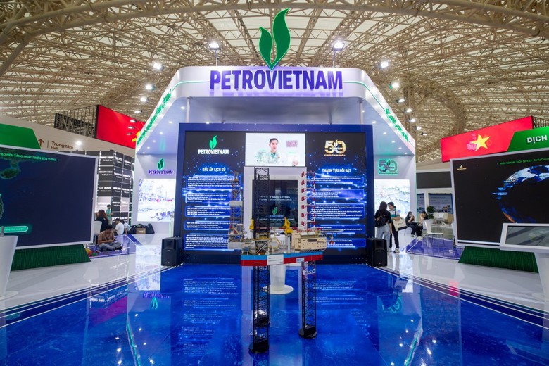 Nửa thế kỷ kiến tạo, Petrovietnam tiếp tục giữ vững vai tr&ograve; đầu t&agrave;u kinh tế- Ảnh 1.