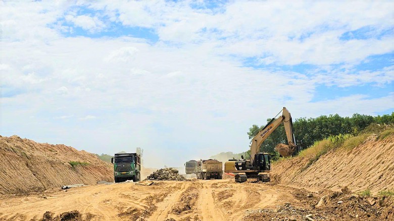 Cận cảnh 20km đầu cao tốc Khánh Hòa - Buôn Ma Thuột tăng tốc về đích- Ảnh 11. Cận cảnh 20km đầu cao tốc Khánh Hòa - Buôn Ma Thuột tăng tốc về đích- Ảnh 11.