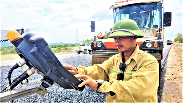 Cận cảnh 20km đầu cao tốc Khánh Hòa - Buôn Ma Thuột tăng tốc về đích- Ảnh 6. Cận cảnh 20km đầu cao tốc Khánh Hòa - Buôn Ma Thuột tăng tốc về đích- Ảnh 6.