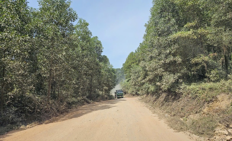 Huế: Tỉnh lộ 16 nắng bụi, mưa lầy tiềm ẩn tai nạn giao th&ocirc;ng- Ảnh 3.