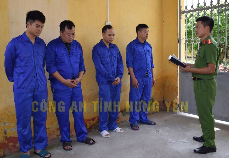 Hưng Y&ecirc;n: D&agrave;n cảnh cướp giật 3 tỷ đồng qua giao dịch tiền điện tử, 4 đối tượng sa lưới- Ảnh 1.