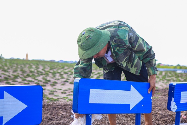 Chạy nước r&uacute;t thi c&ocirc;ng tuyến đường bộ ven biển Hưng Y&ecirc;n gần 5.000 tỷ đồng- Ảnh 6.