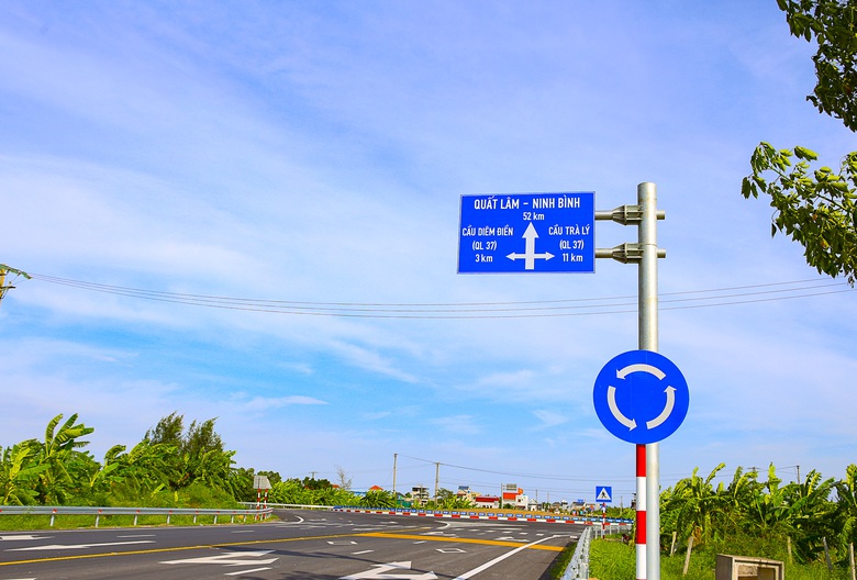 Chạy nước r&uacute;t thi c&ocirc;ng tuyến đường bộ ven biển Hưng Y&ecirc;n gần 5.000 tỷ đồng- Ảnh 7.